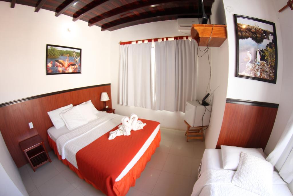 Hostal La Gran Tortuga Puerto Villamil Exterior foto