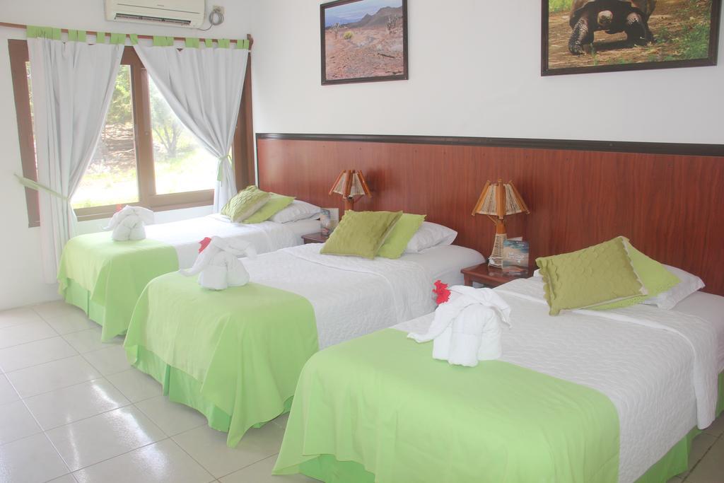 Hostal La Gran Tortuga Puerto Villamil Exterior foto