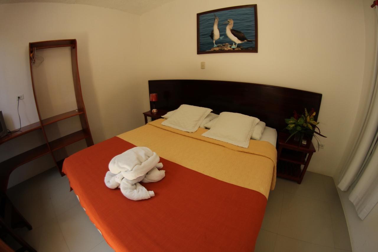 Hostal La Gran Tortuga Puerto Villamil Exterior foto