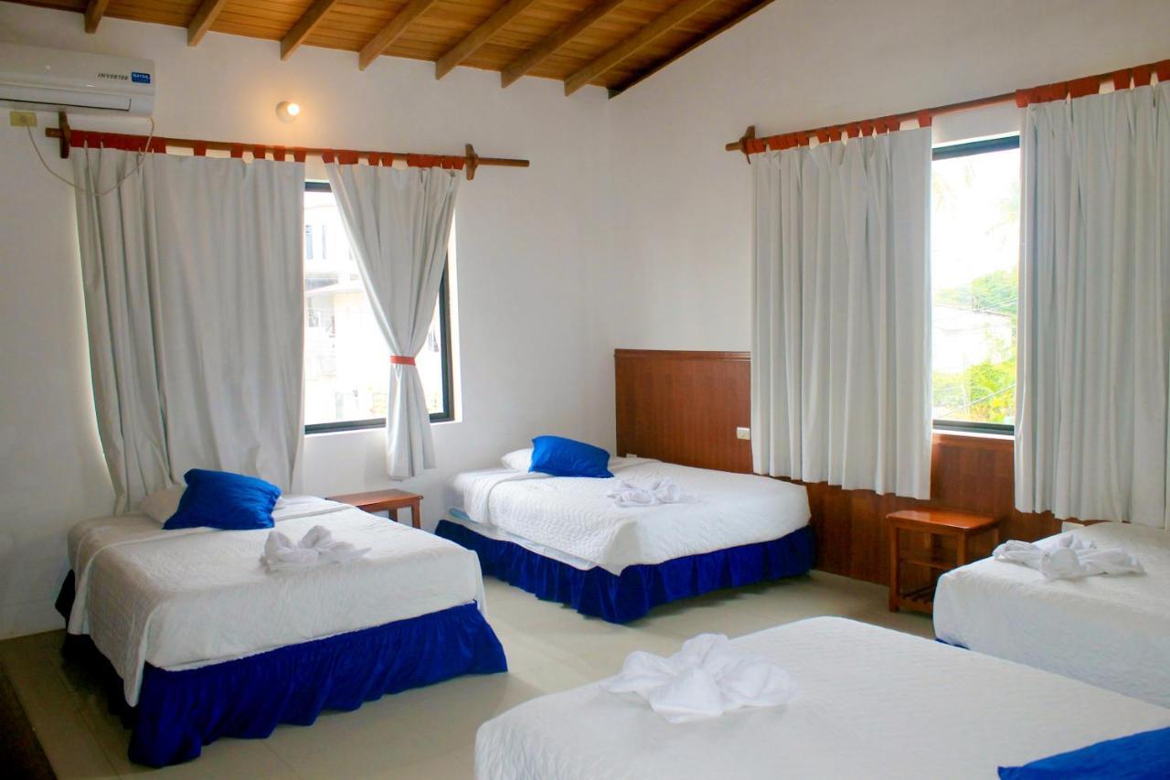 Hostal La Gran Tortuga Puerto Villamil Exterior foto